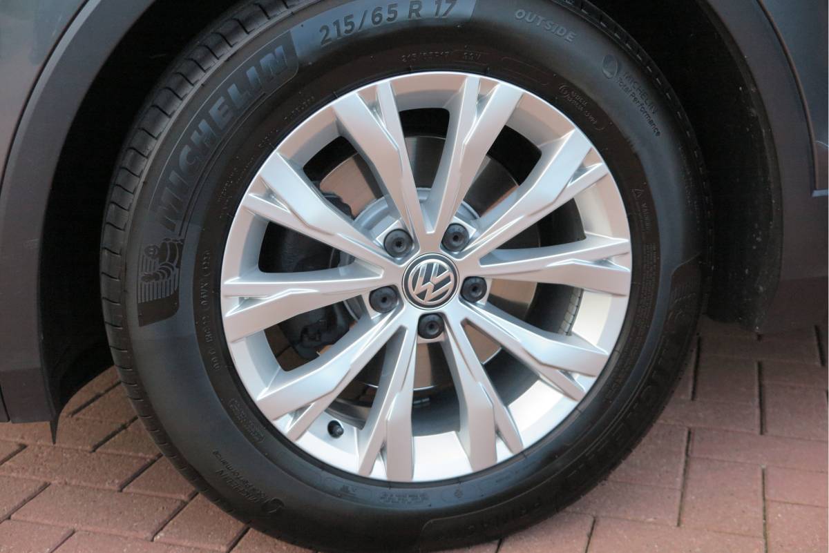 Volkswagen Tiguan Volkswagen Tiguan 1.4 TSI 125pk Comfortline Business ACC, PDC, LMV, Mistlampen, Carplay, Navigatie, DAB+ etc .