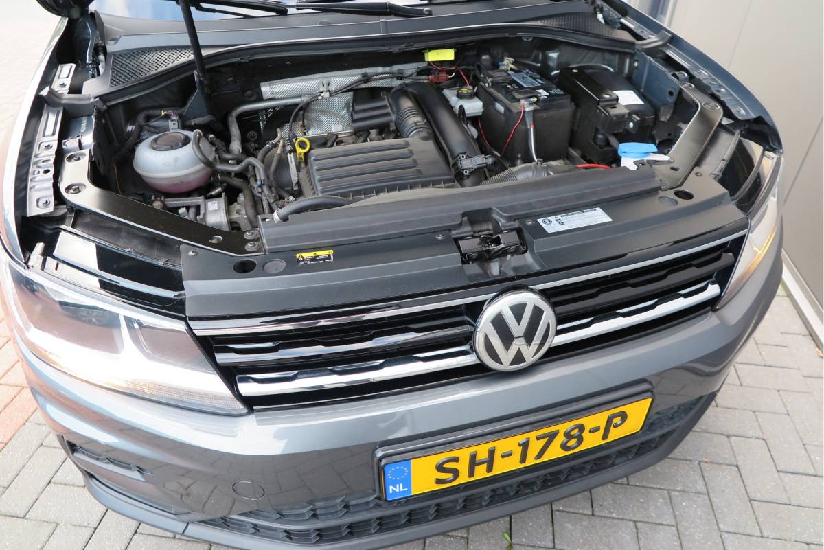 Volkswagen Tiguan Volkswagen Tiguan 1.4 TSI 125pk Comfortline Business ACC, PDC, LMV, Mistlampen, Carplay, Navigatie, DAB+ etc .