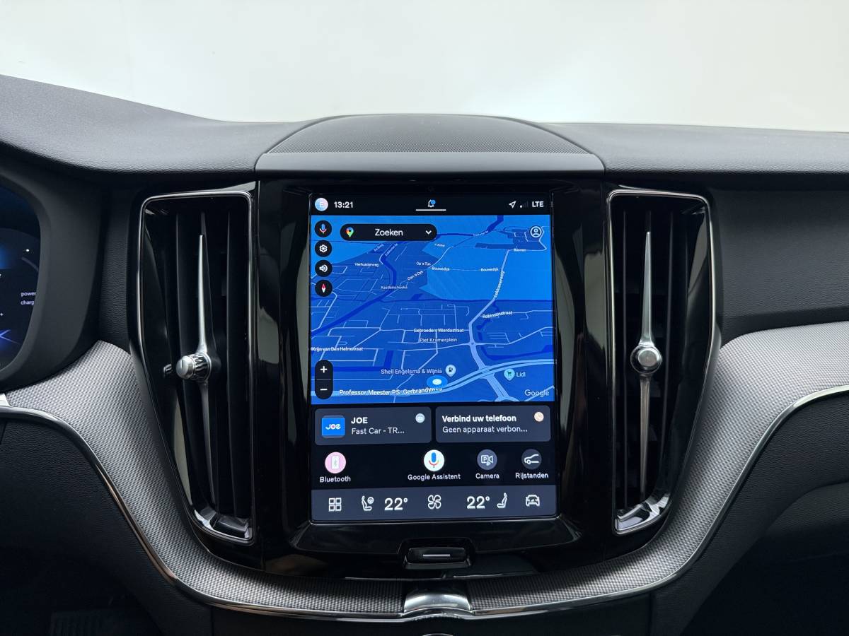 Volvo XC60 Volvo XC60 T8 455pk Plug-in hybrid AWD Plus Bright / Leder / Schuif-kanteldak / 20 inch / Getint glas / Adaptieve cruise / 360 camera.