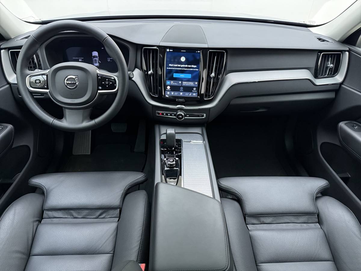 Volvo XC60 Volvo XC60 T8 455pk Plug-in hybrid AWD Plus Bright / Leder / Schuif-kanteldak / 20 inch / Getint glas / Adaptieve cruise / 360 camera.