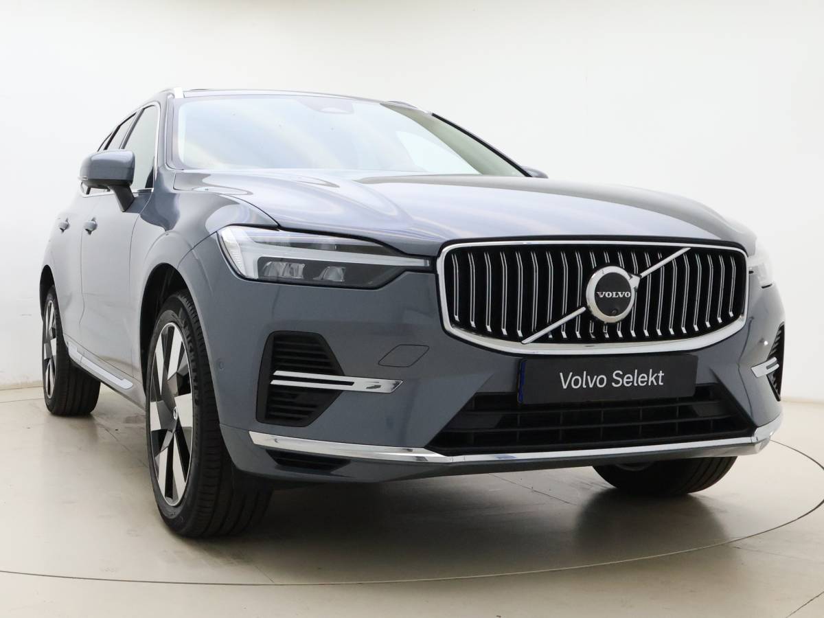 Volvo XC60 Volvo XC60 T8 455pk Plug-in hybrid AWD Plus Bright / Leder / Schuif-kanteldak / 20 inch / Getint glas / Adaptieve cruise / 360 camera.