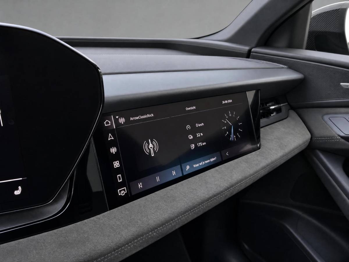 Audi Q6 e-tron Audi Q6 e-tron S edition 306pk performance 100 kWh · Panoramadak · Luchtvering · Trekhaak · 360 Camera · Warmtepomp · Head-Up · Elek. Voorstoelen · 21” Inch · 24-11-2030 of 100.000km