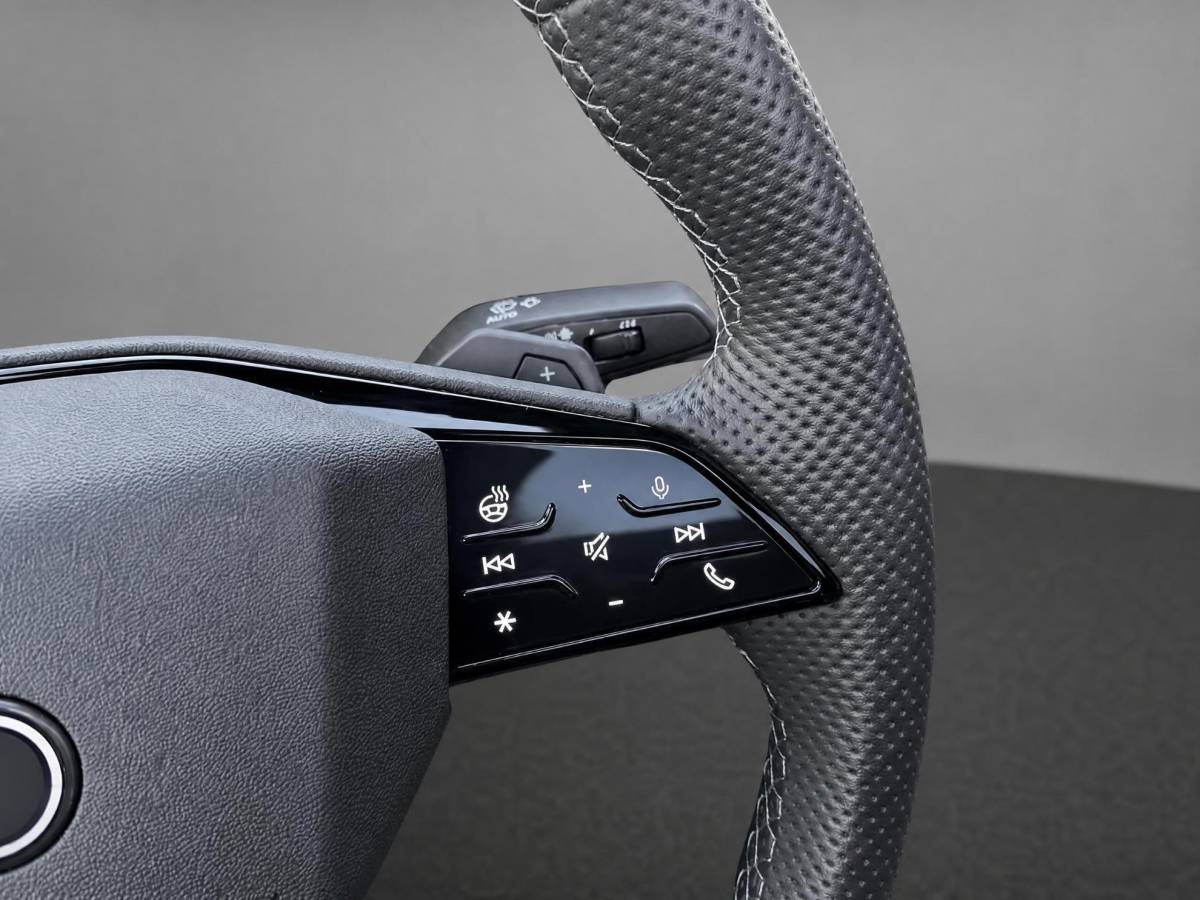 Audi Q6 e-tron Audi Q6 e-tron S edition 306pk performance 100 kWh · Panoramadak · Luchtvering · Trekhaak · 360 Camera · Warmtepomp · Head-Up · Elek. Voorstoelen · 21” Inch · 24-11-2030 of 100.000km
