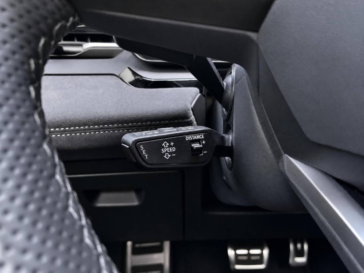 Audi Q6 e-tron Audi Q6 e-tron S edition 306pk performance 100 kWh · Panoramadak · Luchtvering · Trekhaak · 360 Camera · Warmtepomp · Head-Up · Elek. Voorstoelen · 21” Inch · 24-11-2030 of 100.000km