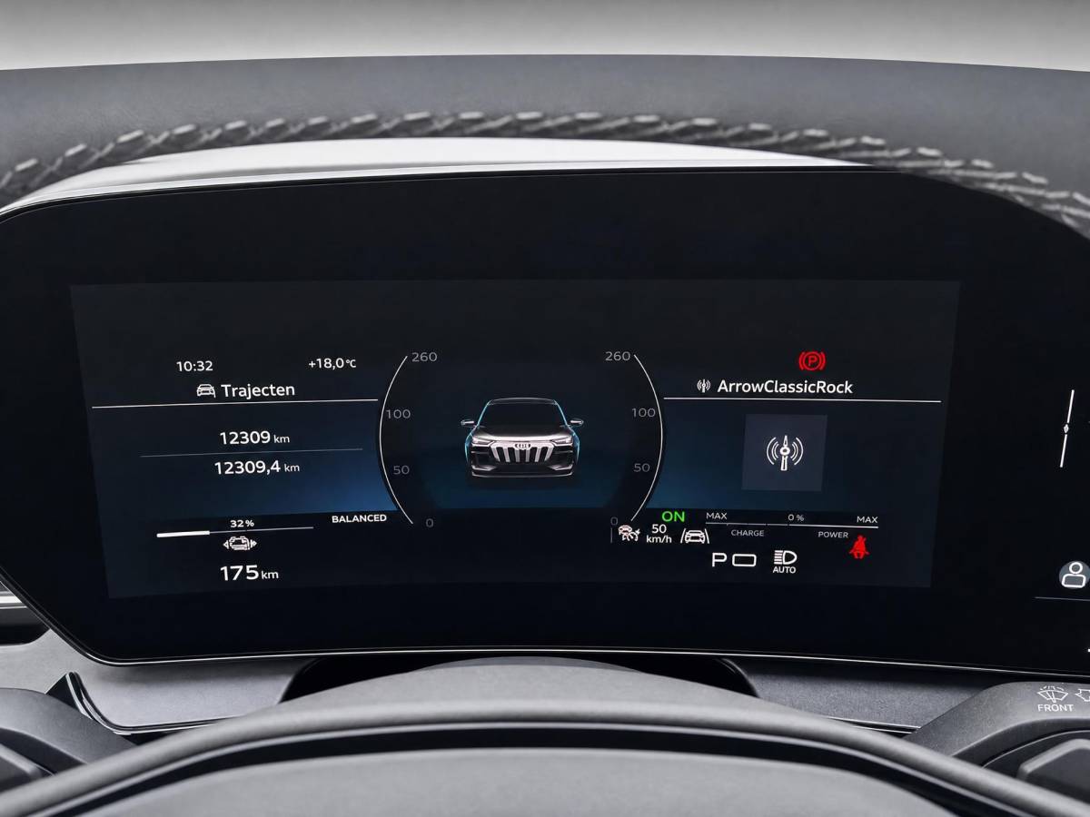 Audi Q6 e-tron Audi Q6 e-tron S edition 306pk performance 100 kWh · Panoramadak · Luchtvering · Trekhaak · 360 Camera · Warmtepomp · Head-Up · Elek. Voorstoelen · 21” Inch · 24-11-2030 of 100.000km
