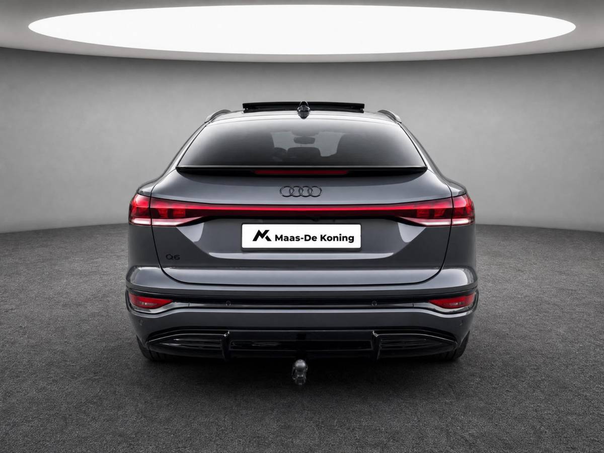 Audi Q6 e-tron Audi Q6 e-tron S edition 306pk performance 100 kWh · Panoramadak · Luchtvering · Trekhaak · 360 Camera · Warmtepomp · Head-Up · Elek. Voorstoelen · 21” Inch · 24-11-2030 of 100.000km