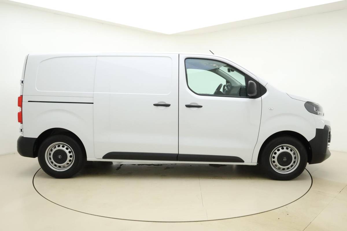 Citroën Jumpy Citroen Jumpy 1.5 BlueHDI 120 S&S L2 | Demo | Navigatie | Camera achter | 3 zitplaatsen | Parkeersensoren achter | Cruise control
