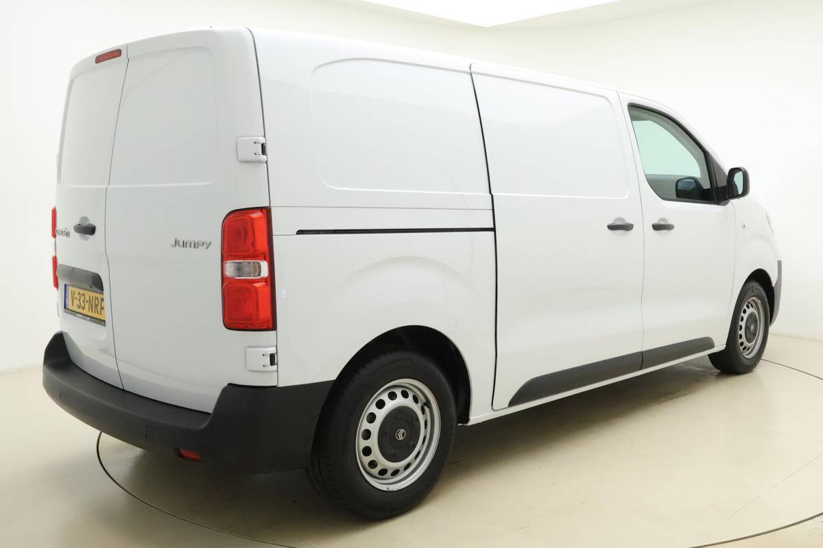 Citroën Jumpy Citroen Jumpy 1.5 BlueHDI 120 S&S L2 | Demo | Navigatie | Camera achter | 3 zitplaatsen | Parkeersensoren achter | Cruise control
