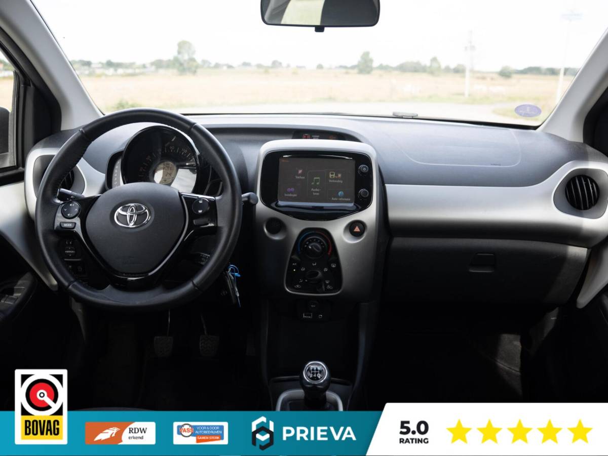 Toyota Aygo Toyota Aygo 1.0 VVT-i x-clusiv | Camera | Climate | 67.009 km