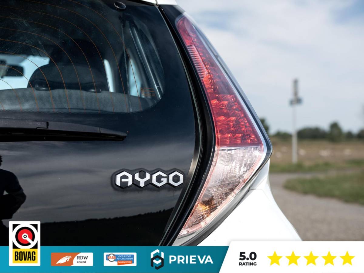 Toyota Aygo Toyota Aygo 1.0 VVT-i x-clusiv | Camera | Climate | 67.009 km