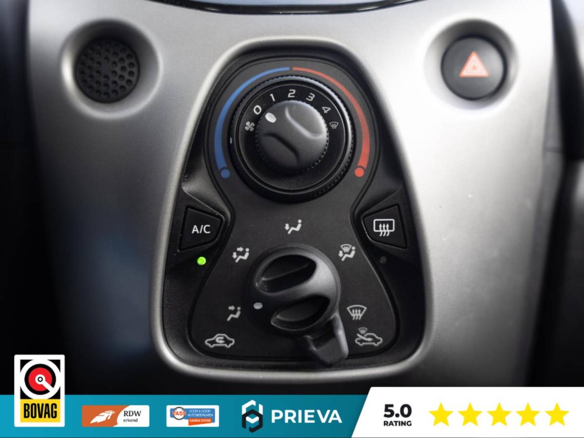 Toyota Aygo Toyota Aygo 1.0 VVT-i x-clusiv | Camera | Climate | 67.009 km