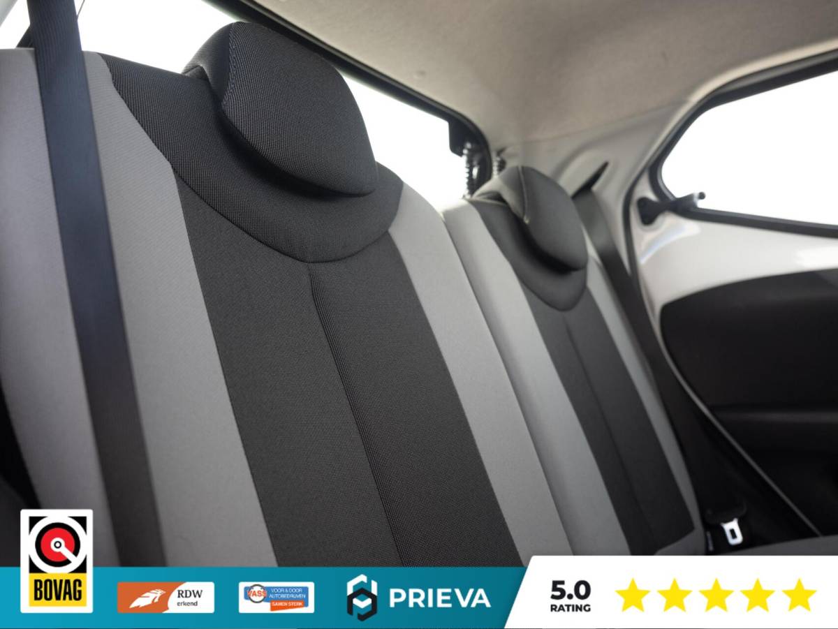 Toyota Aygo Toyota Aygo 1.0 VVT-i x-clusiv | Camera | Climate | 67.009 km