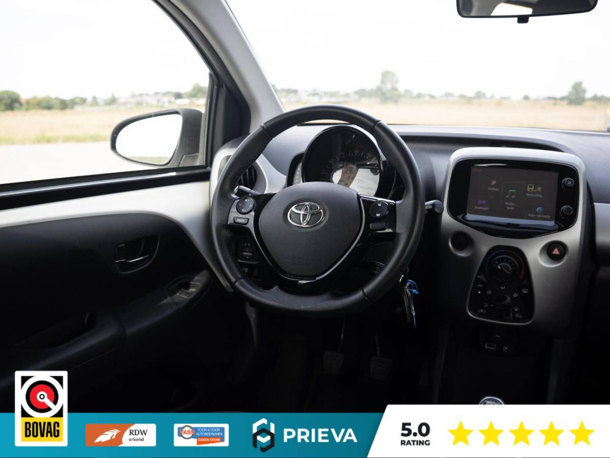 Toyota Aygo Toyota Aygo 1.0 VVT-i x-clusiv | Camera | Climate | 67.009 km
