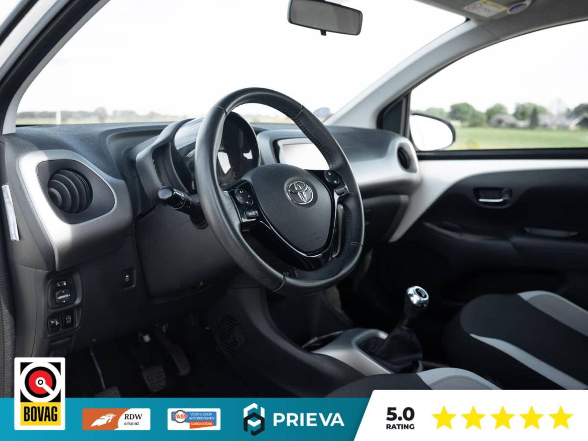Toyota Aygo Toyota Aygo 1.0 VVT-i x-clusiv | Camera | Climate | 67.009 km