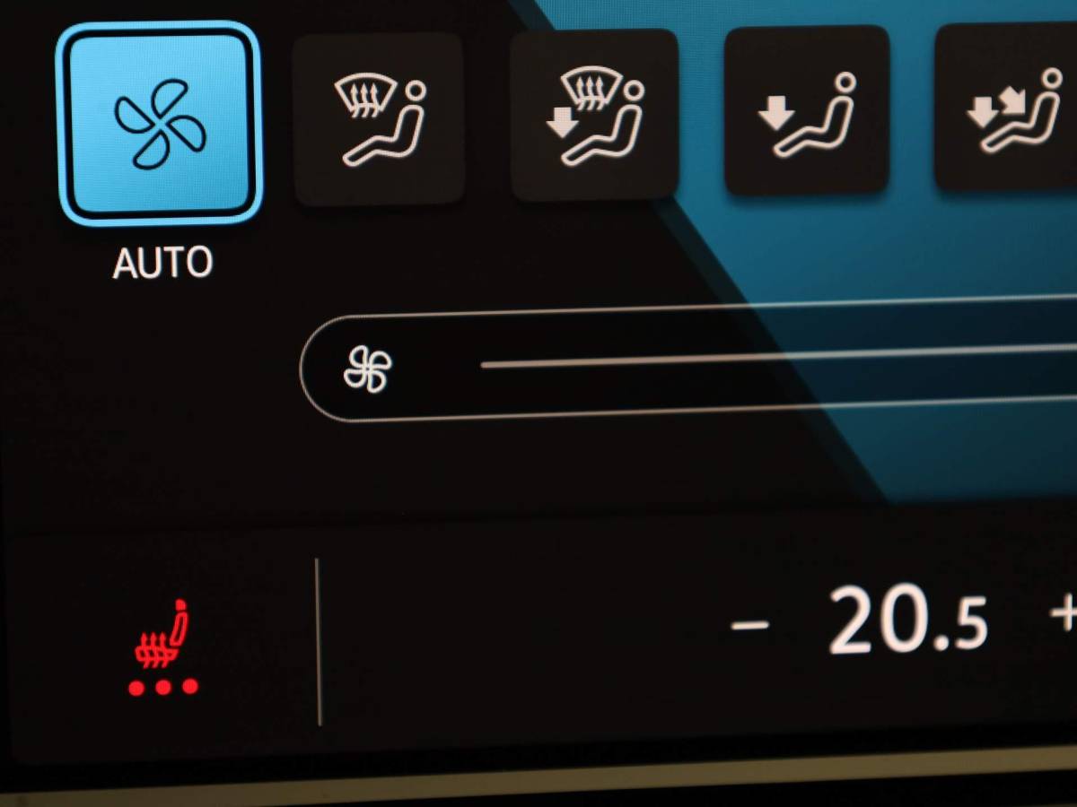 Volkswagen Golf Volkswagen Golf 1.5eTSI/130PK DSG R-Line · Panoramadak · Apple/Android Car Play · Stoel & Stuurverwarming · Navigatie