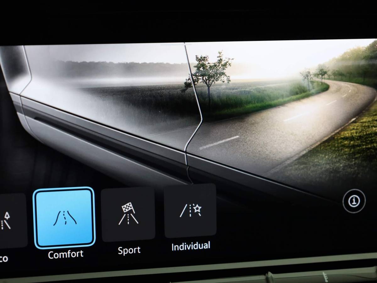 Volkswagen Golf Volkswagen Golf 1.5eTSI/130PK DSG R-Line · Panoramadak · Apple/Android Car Play · Stoel & Stuurverwarming · Navigatie