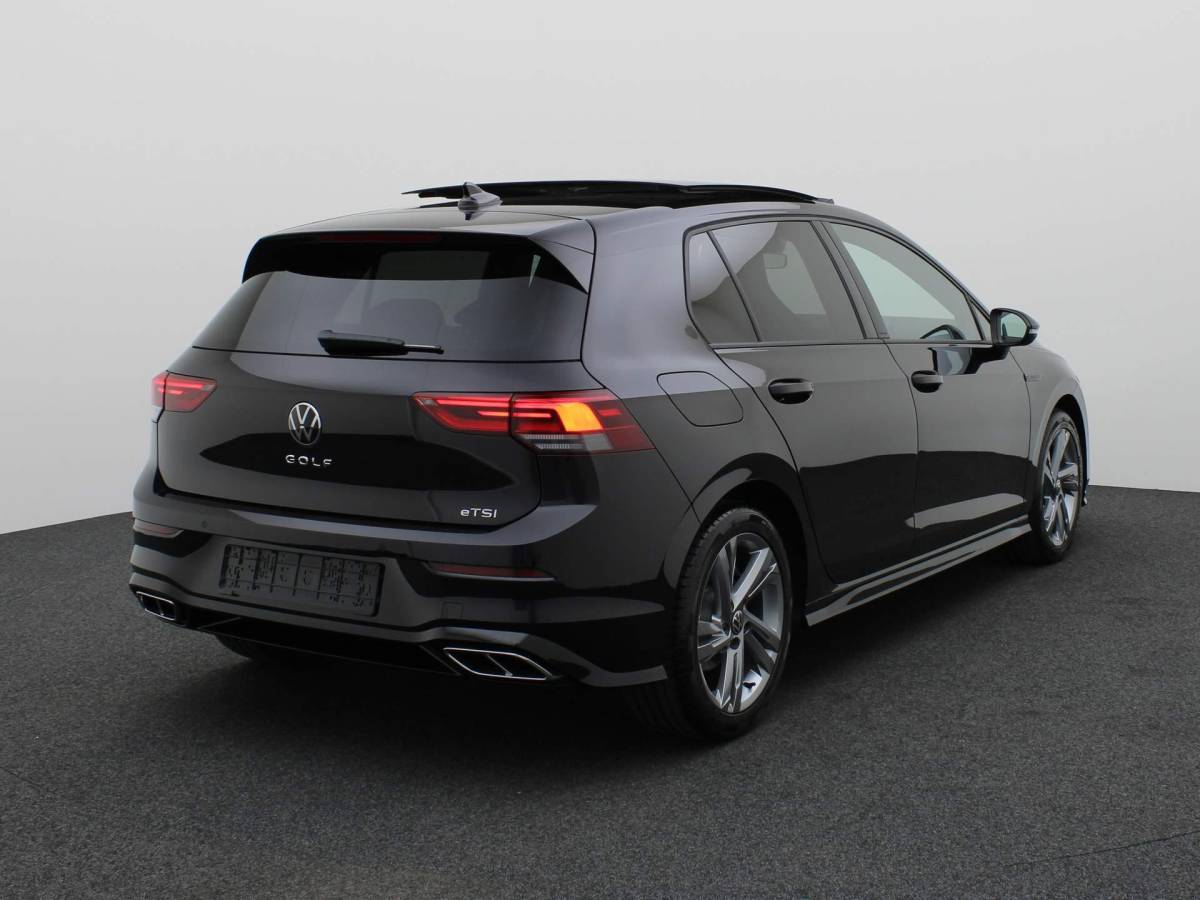 Volkswagen Golf Volkswagen Golf 1.5eTSI/130PK DSG R-Line · Panoramadak · Apple/Android Car Play · Stoel & Stuurverwarming · Navigatie