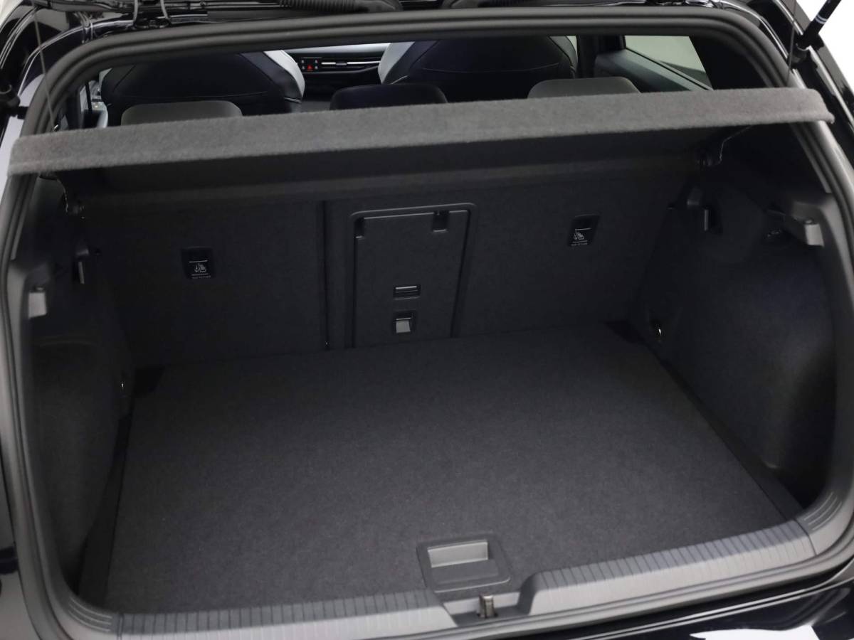 Volkswagen Golf Volkswagen Golf 1.5eTSI/130PK DSG R-Line · Panoramadak · Apple/Android Car Play · Stoel & Stuurverwarming · Navigatie