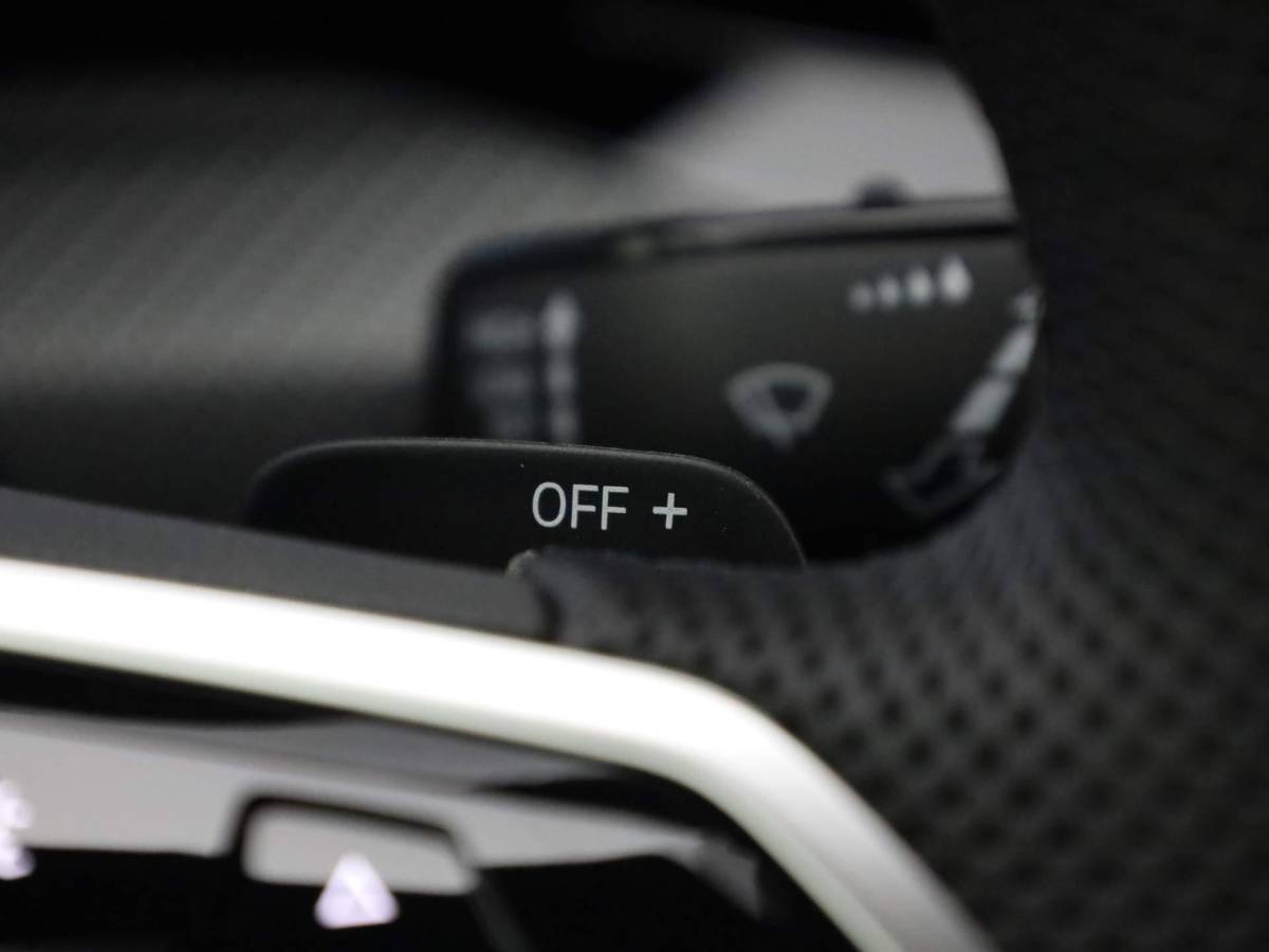 Volkswagen Golf Volkswagen Golf 1.5eTSI/130PK DSG R-Line · Panoramadak · Apple/Android Car Play · Stoel & Stuurverwarming · Navigatie