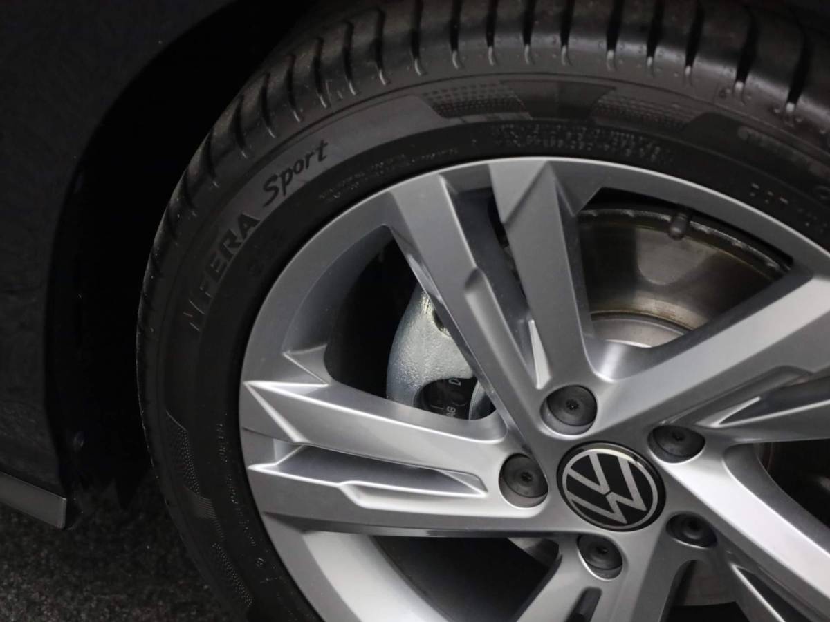 Volkswagen Golf Volkswagen Golf 1.5eTSI/130PK DSG R-Line · Panoramadak · Apple/Android Car Play · Stoel & Stuurverwarming · Navigatie