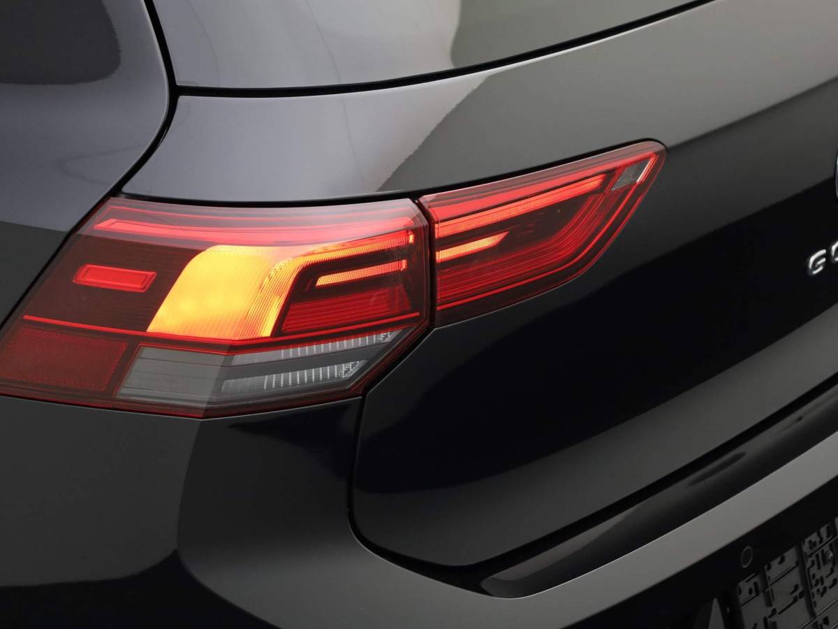 Volkswagen Golf Volkswagen Golf 1.5eTSI/130PK DSG R-Line · Panoramadak · Apple/Android Car Play · Stoel & Stuurverwarming · Navigatie