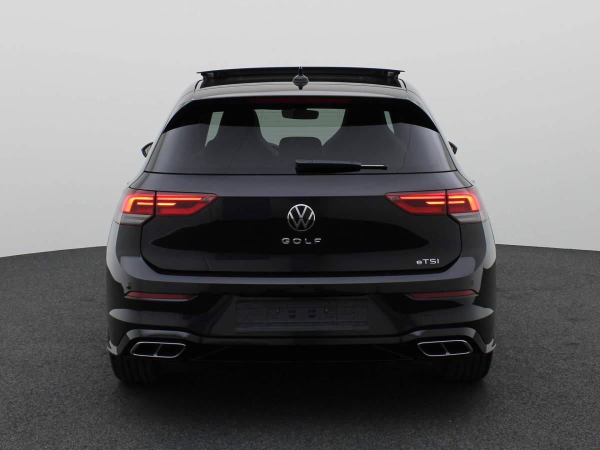 Volkswagen Golf Volkswagen Golf 1.5eTSI/130PK DSG R-Line · Panoramadak · Apple/Android Car Play · Stoel & Stuurverwarming · Navigatie