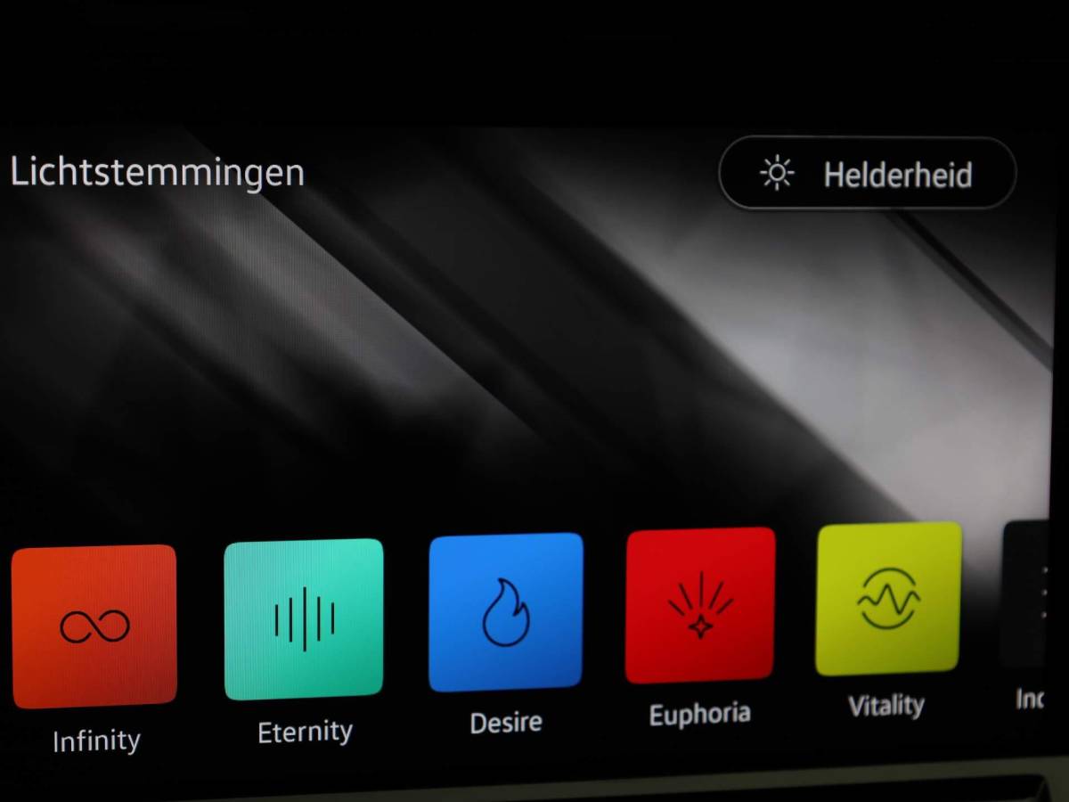 Volkswagen Golf Volkswagen Golf 1.5eTSI/130PK DSG R-Line · Panoramadak · Apple/Android Car Play · Stoel & Stuurverwarming · Navigatie