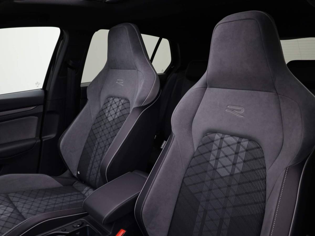 Volkswagen Golf Volkswagen Golf 1.5eTSI/130PK DSG R-Line · Panoramadak · Apple/Android Car Play · Stoel & Stuurverwarming · Navigatie