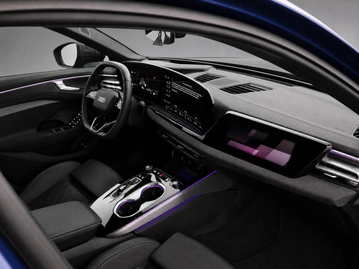 Audi A6 Audi A6 Avant 2.0 367pk e-hybrid Quattro S edition Competition · Wegklapbare Trekhaak · 360 Camera · B&O Audio · Elek. Voorstoel · Head-Up · 20” Inch · Garantie t/m 09-07-2030 of 100.000km