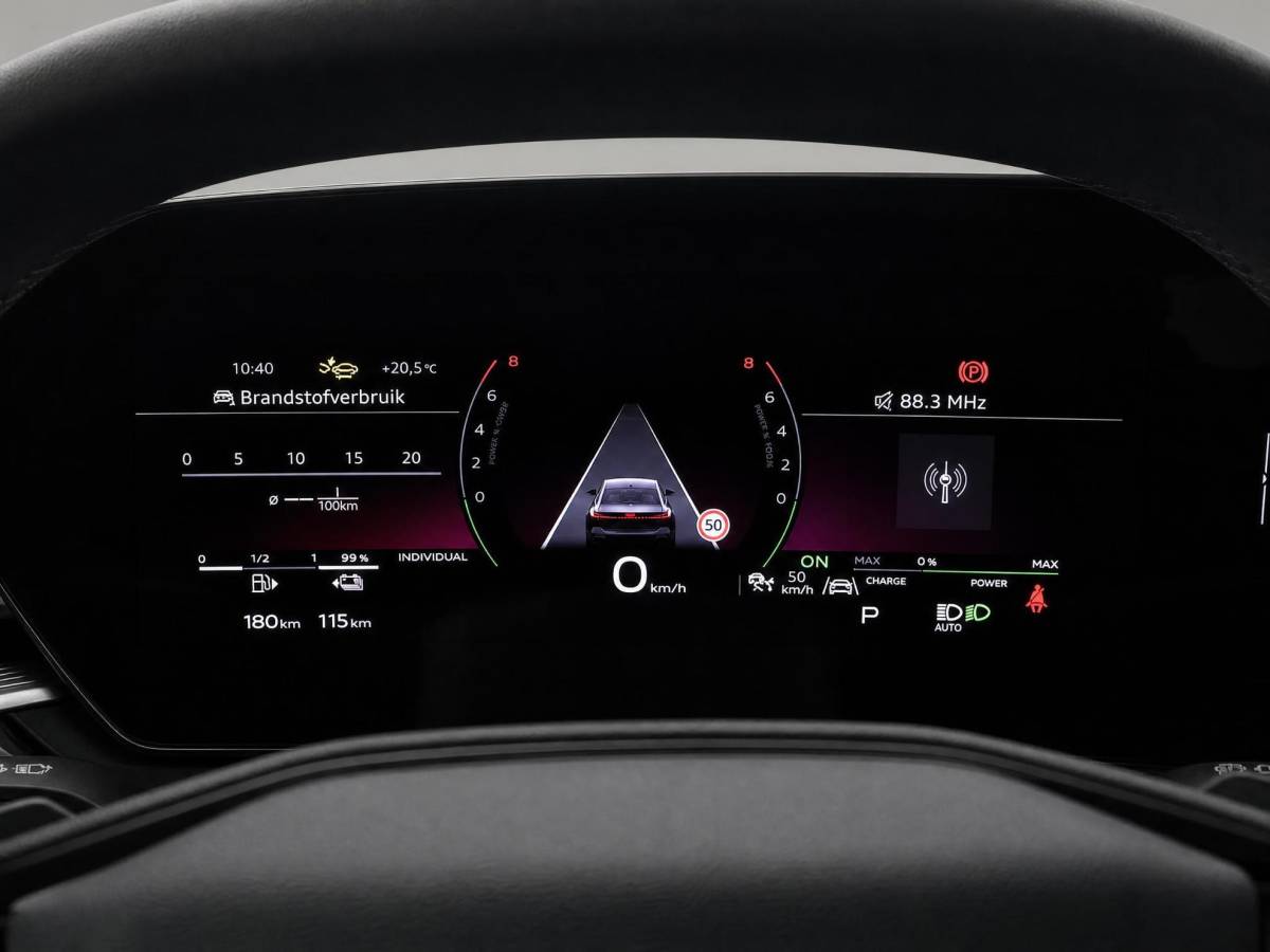 Audi A6 Audi A6 Avant 2.0 367pk e-hybrid Quattro S edition Competition · Wegklapbare Trekhaak · 360 Camera · B&O Audio · Elek. Voorstoel · Head-Up · 20” Inch · Garantie t/m 09-07-2030 of 100.000km