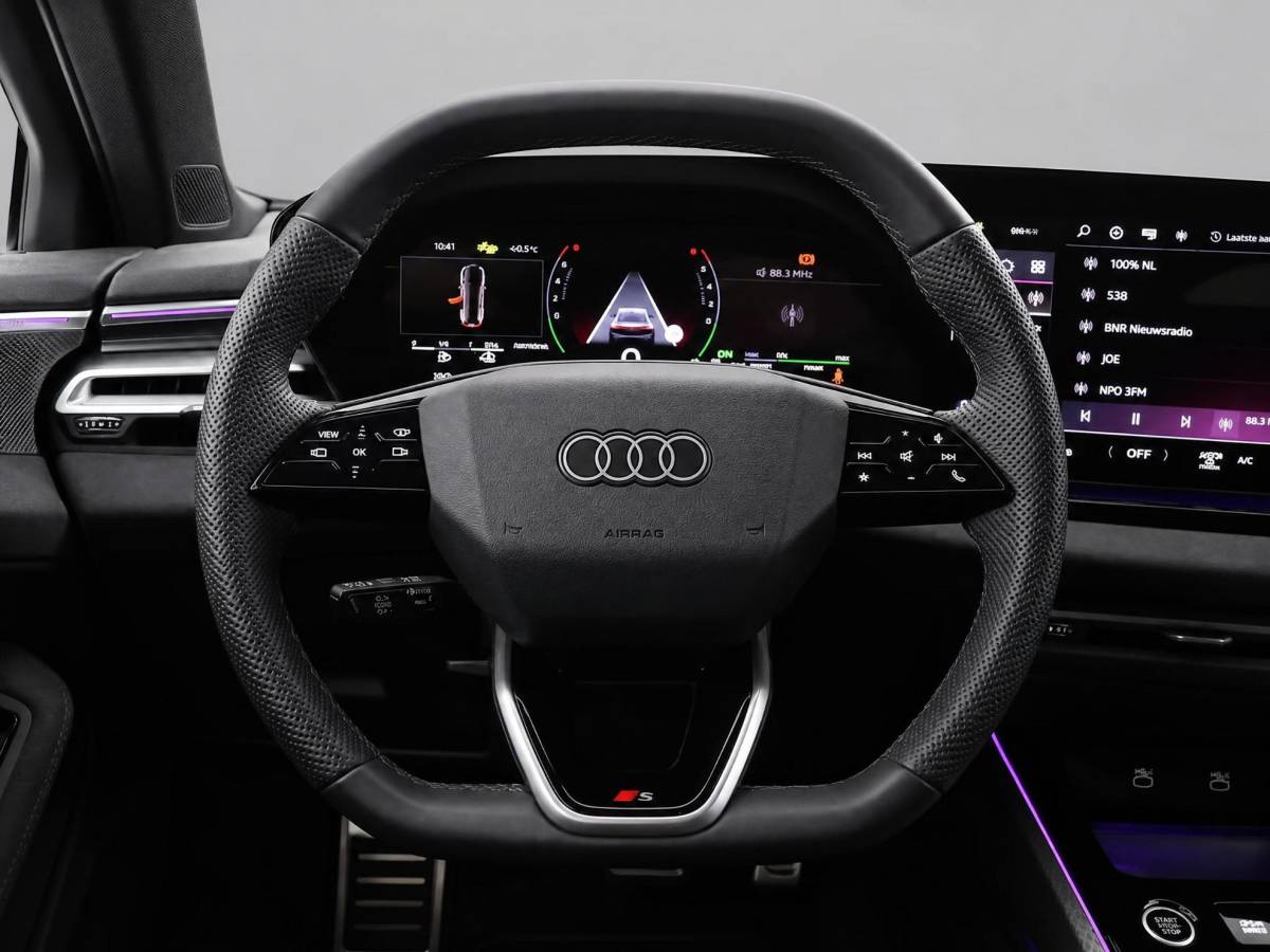 Audi A6 Audi A6 Avant 2.0 367pk e-hybrid Quattro S edition Competition · Wegklapbare Trekhaak · 360 Camera · B&O Audio · Elek. Voorstoel · Head-Up · 20” Inch · Garantie t/m 09-07-2030 of 100.000km