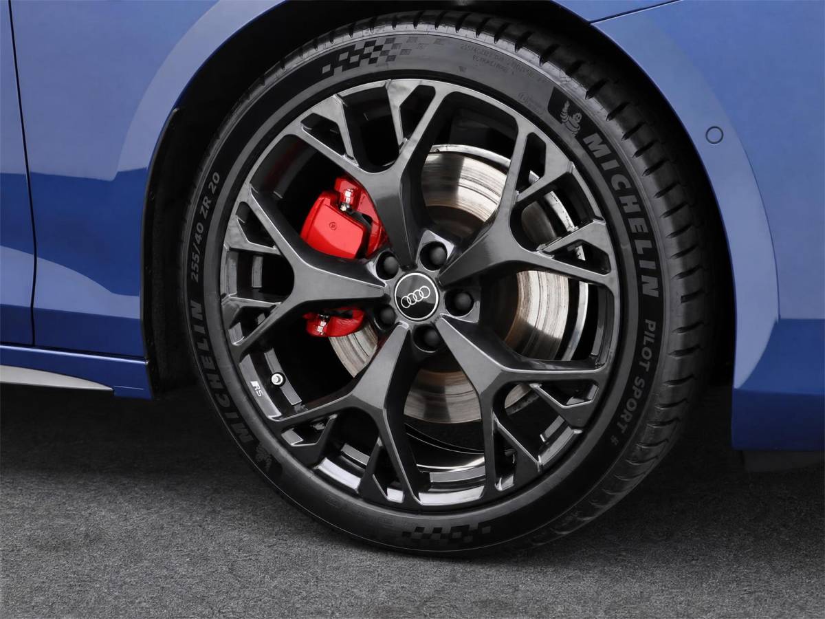 Audi A6 Audi A6 Avant 2.0 367pk e-hybrid Quattro S edition Competition · Wegklapbare Trekhaak · 360 Camera · B&O Audio · Elek. Voorstoel · Head-Up · 20” Inch · Garantie t/m 09-07-2030 of 100.000km