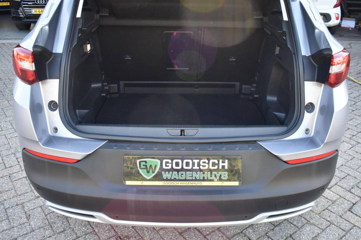 Opel Grandland X Opel Grandland X 1.2 Turbo Innovation | Leder | Memory | 100% Onderhouden |