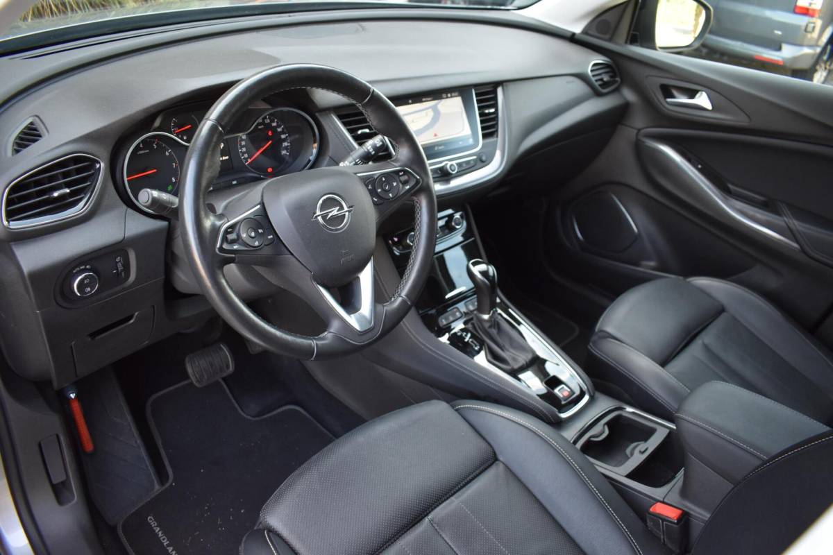 Opel Grandland X Opel Grandland X 1.2 Turbo Innovation | Leder | Memory | 100% Onderhouden |