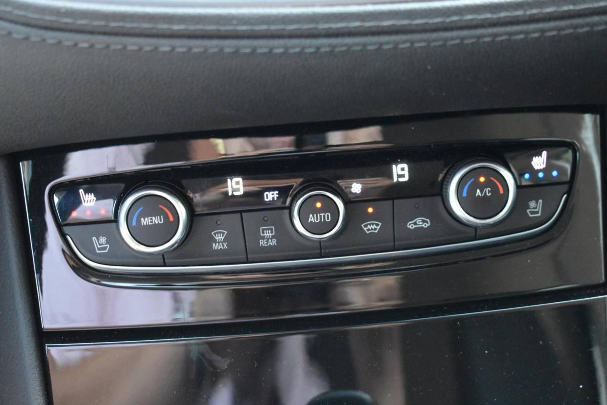 Opel Grandland X Opel Grandland X 1.2 Turbo Innovation | Leder | Memory | 100% Onderhouden |