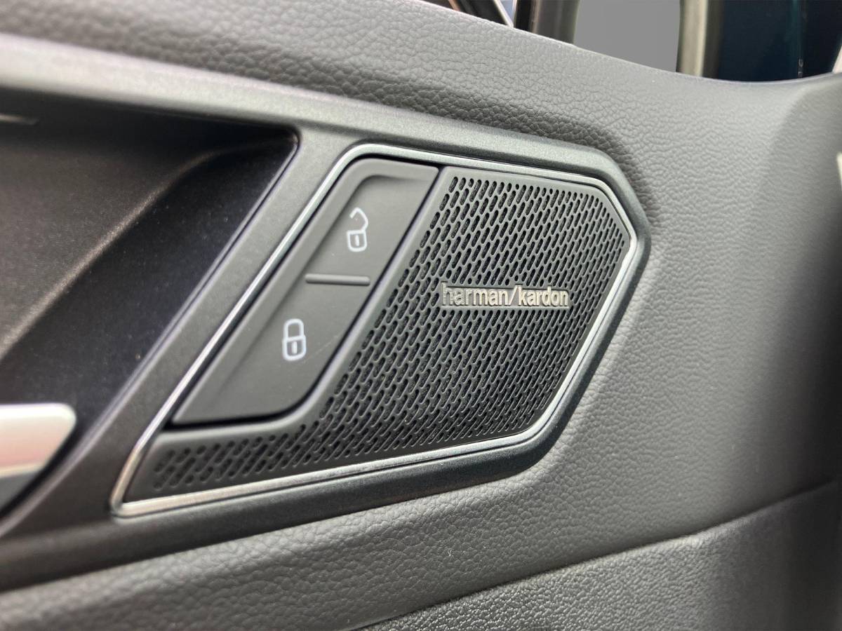 Volkswagen Tiguan Volkswagen Tiguan 1.5TSI/150PK R-Line DSG · Panoramadak · Harman Kardon sound · Apple/Android Car Play · Camera + Parkeersensoren