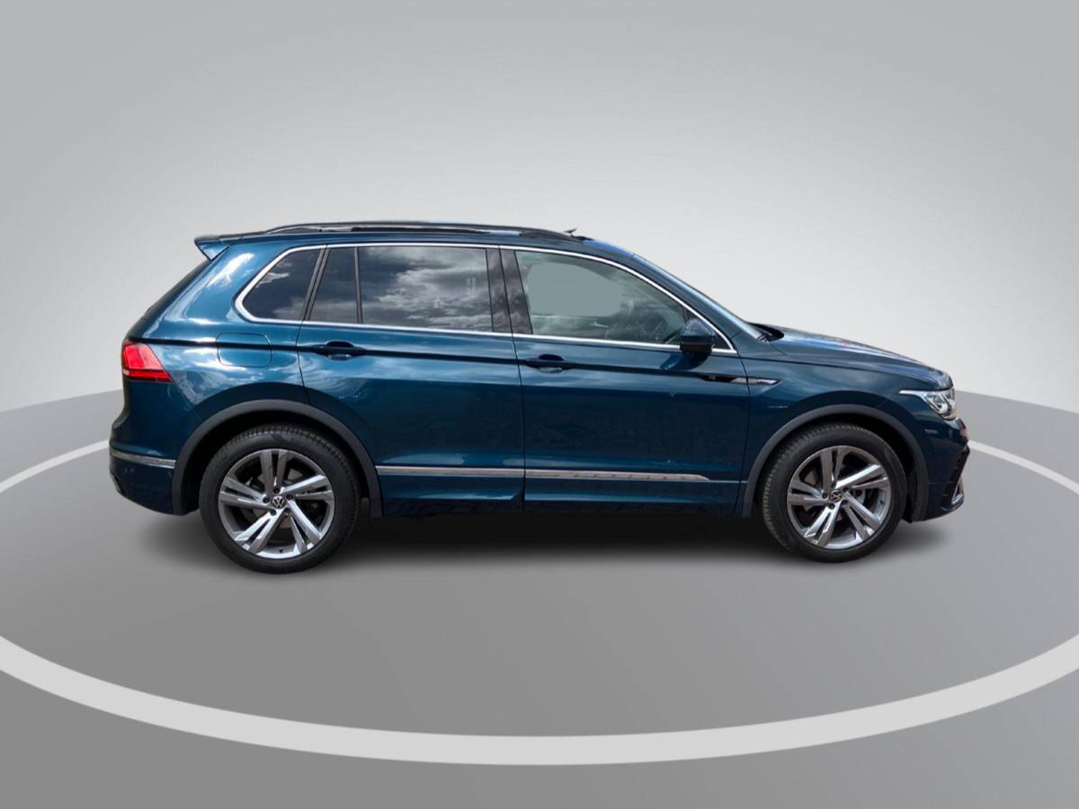 Volkswagen Tiguan Volkswagen Tiguan 1.5TSI/150PK R-Line DSG · Panoramadak · Harman Kardon sound · Apple/Android Car Play · Camera + Parkeersensoren