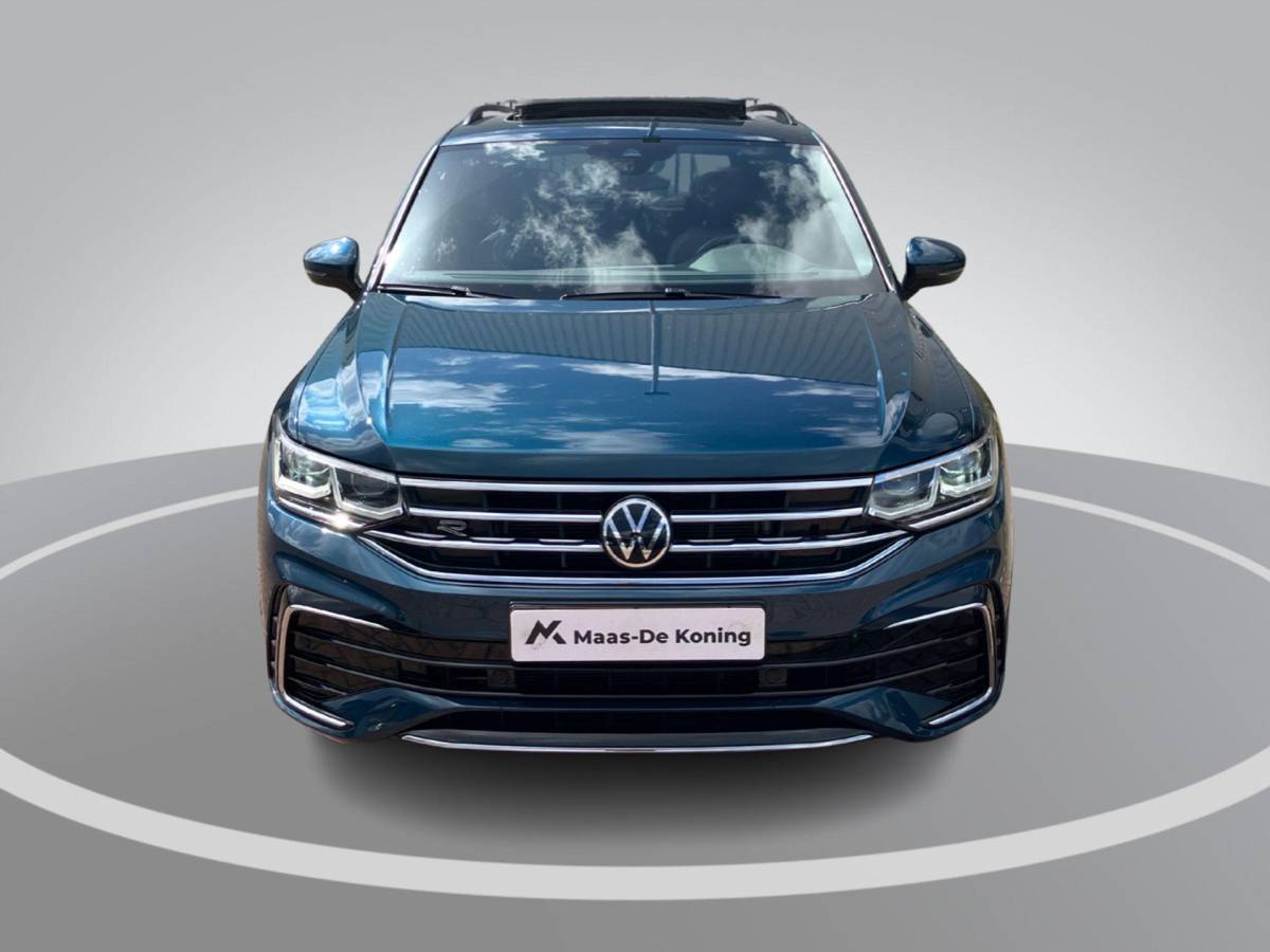 Volkswagen Tiguan Volkswagen Tiguan 1.5TSI/150PK R-Line DSG · Panoramadak · Harman Kardon sound · Apple/Android Car Play · Camera + Parkeersensoren