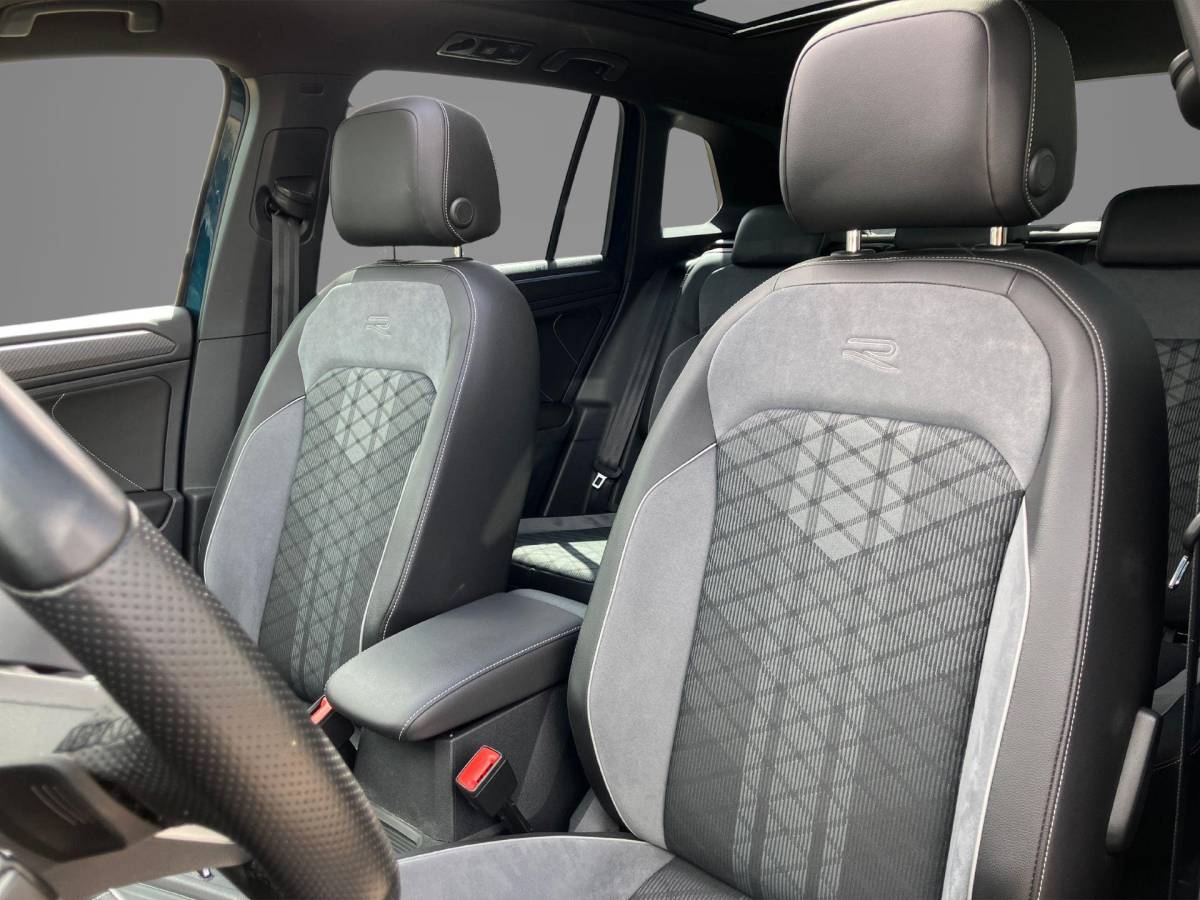 Volkswagen Tiguan Volkswagen Tiguan 1.5TSI/150PK R-Line DSG · Panoramadak · Harman Kardon sound · Apple/Android Car Play · Camera + Parkeersensoren