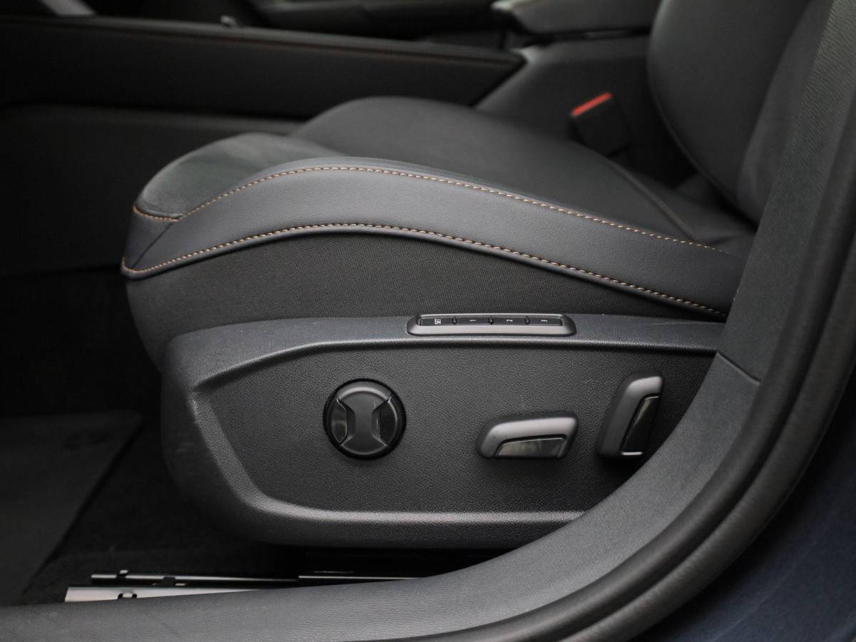 CUPRA Formentor CUPRA Formentor 1.5 e-Hybrid 272PK VZ DSG · Navigatie · Alcantara/Leder · Camera + Parkeersensoren · Garantie t/m 21-08-2027 of 90000km · EXTRA INRUILKORTING ·