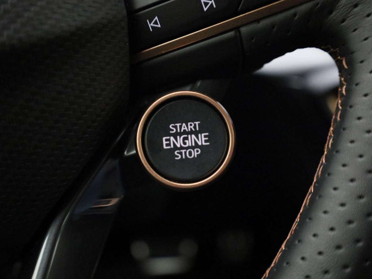 CUPRA Formentor CUPRA Formentor 1.5 e-Hybrid 272PK VZ DSG · Navigatie · Alcantara/Leder · Camera + Parkeersensoren · Garantie t/m 21-08-2027 of 90000km · EXTRA INRUILKORTING ·