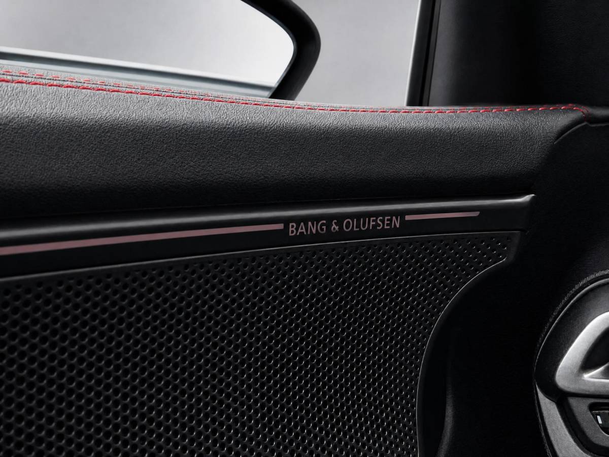 Audi A5 Audi A5 Avant 2.0 367pk S-tronic e-hybrid Quattro S edition · 360 Camera · Head-Up · B&O Audio · Elek. voorstoel · Elek. Achterklep · 19” Inch · Garantie t/m 09-07-2030 of 100.000km