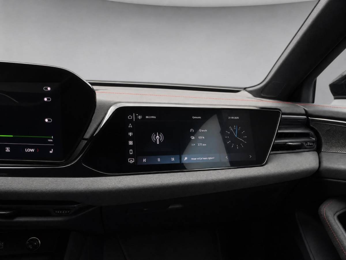 Audi A5 Audi A5 Avant 2.0 367pk S-tronic e-hybrid Quattro S edition · 360 Camera · Head-Up · B&O Audio · Elek. voorstoel · Elek. Achterklep · 19” Inch · Garantie t/m 09-07-2030 of 100.000km