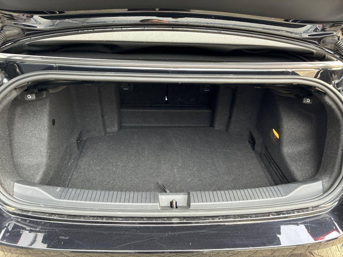 Volkswagen T-Roc Volkswagen T-Roc Cabrio 1.5TSI/150PK R-Line DSG · Apple/Android Car Play · Stoel-& Stuurverwarming · Parkeersensoren