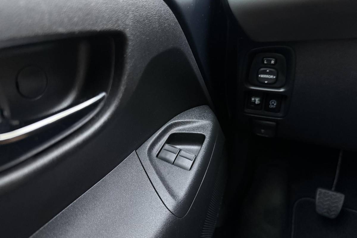 Peugeot 108 Peugeot 108 1.0 e-VTi Première | Trekhaak | Keyless start | Climate control | Lichtmetalen velgen |