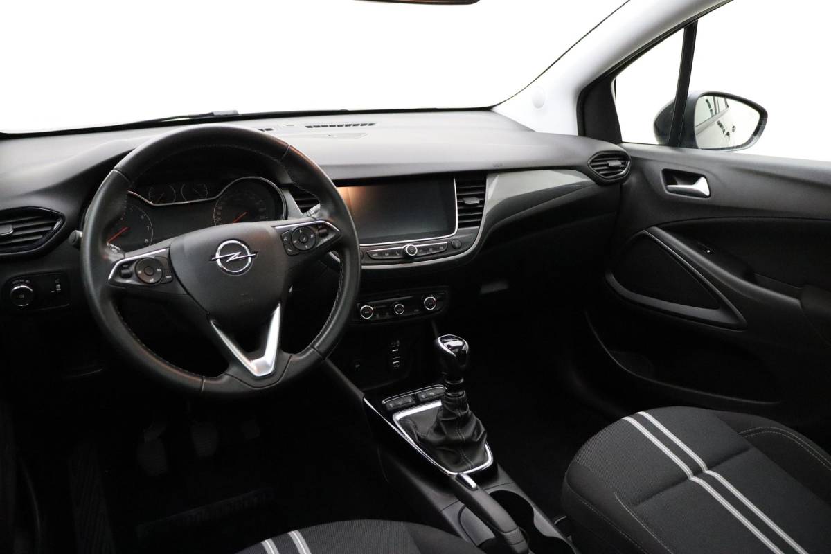 Opel Crossland Opel Crossland 1.2 Turbo 110pk Level 4 | Panoramadak | Navigatie | Camera | Climate control | Parkeersensoren | Lichtmetalen velgen | Getint glas | DAB Radio | Cruise control | Bluetooth