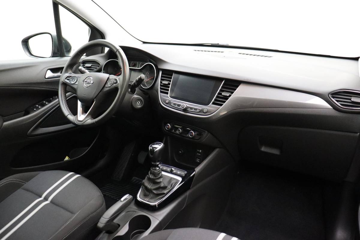 Opel Crossland Opel Crossland 1.2 Turbo 110pk Level 4 | Panoramadak | Navigatie | Camera | Climate control | Parkeersensoren | Lichtmetalen velgen | Getint glas | DAB Radio | Cruise control | Bluetooth