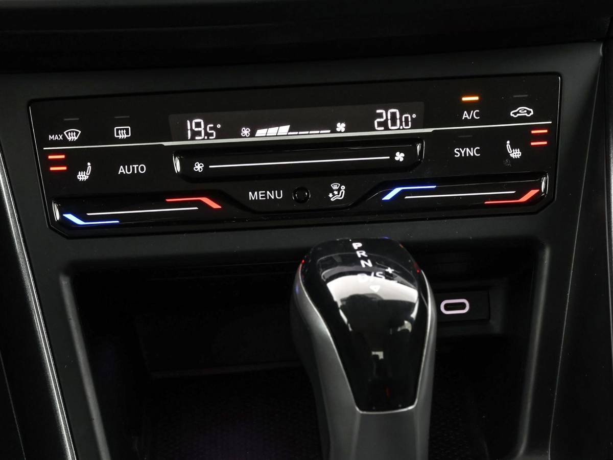 Volkswagen Polo Volkswagen Polo 1.0 TSI 95pk DSG Style · Camera · Matrix LED · Stoelverwarming · P-Sensoren · ACC · Apple/Android Car Play · Garantie t/m 27-12-2026