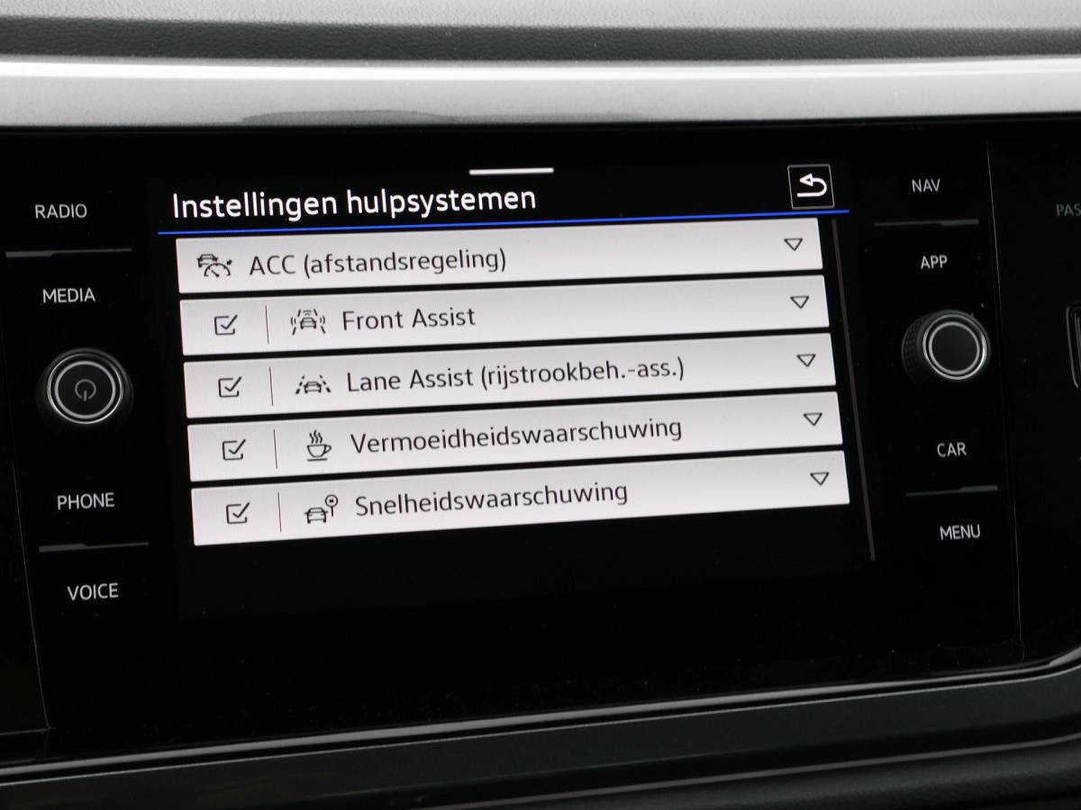 Volkswagen Polo Volkswagen Polo 1.0 TSI 95pk DSG Style · Camera · Matrix LED · Stoelverwarming · P-Sensoren · ACC · Apple/Android Car Play · Garantie t/m 27-12-2026