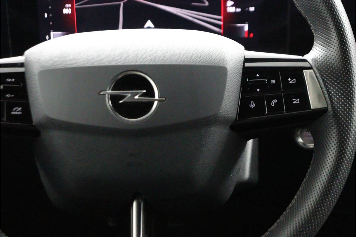 Opel Astra Opel Astra 1.2 GS Line | 360 Cam | LED Plus | Ambilight | Navi | Apple Car Play – RIJKLAAR + BOVAG GARANTIE
